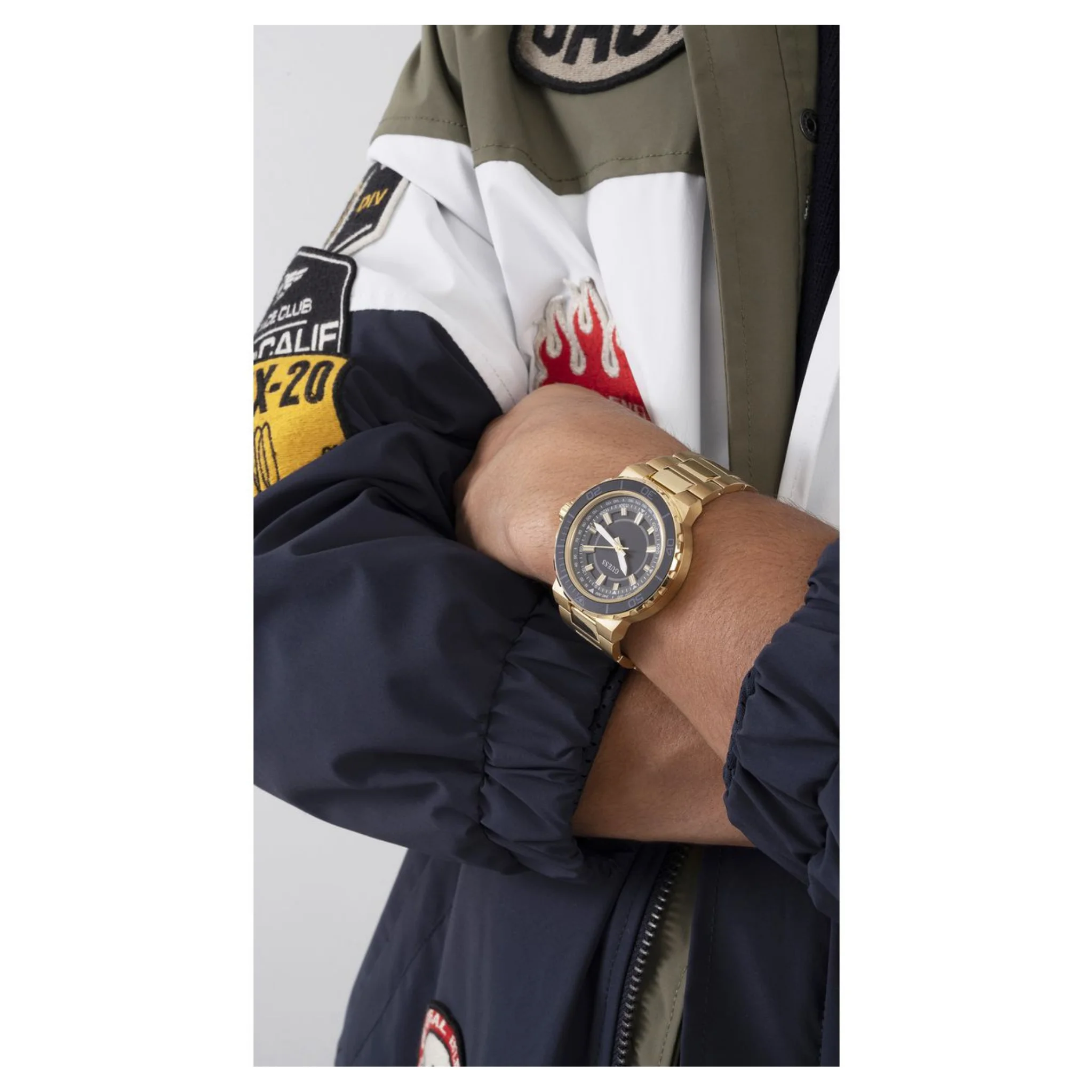 GUESS Mens Gold Tone Analog Watch - GW0426G2